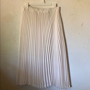 White midi skirt🤍🤍🤍🤍Perfect condition😍😍